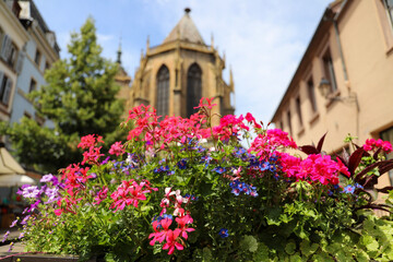 Fototapeta na wymiar flowers in front of the church