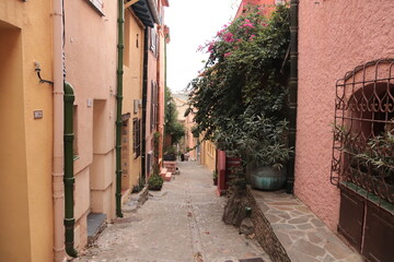 Fototapeta na wymiar street in the old town of island country