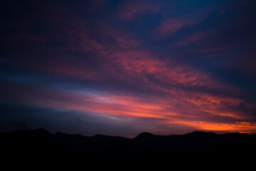 Obraz premium sunset over the mountains
