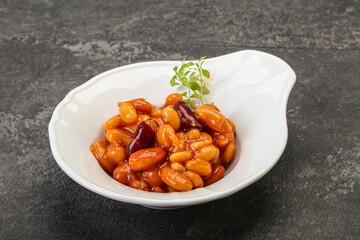 Baked kidney in tomato sauce