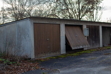 Altes Gargentor aus Holz 