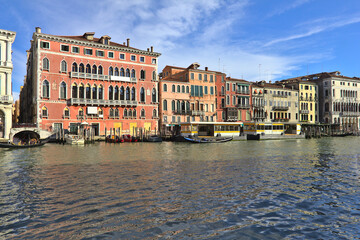 Fototapeta premium View of a canal in Venice, Italy