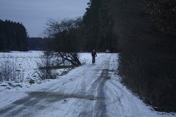 Winter Radfahrer Schnee