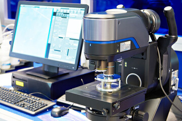 Digital industrial microscope and monitor