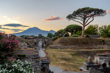 Villaggio di Pompei con il Vesuvio sullo sfondo