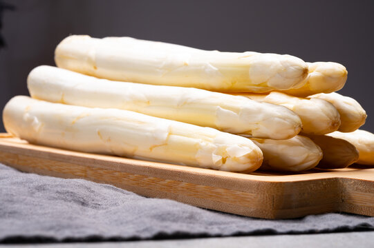 High quality big Dutch white asparagus vegetables ready to cook