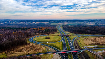 Autostrada A1 w Polsce, ostatni węzeł w Gorzyczkach na Śląsku, z lotu ptaka, zima