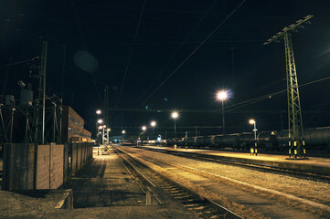 Afnemend perspectief van spoorlijn & 39 s nachts