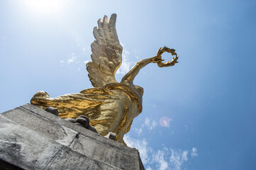 Obraz premium ANGEL DE LA CIUDAD