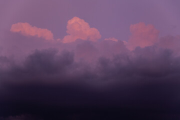Obraz premium incredible stormy sky with purple clouds