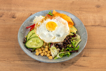 power salad with egg, chickpeas and vegetables