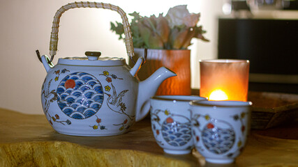 teapot and cups