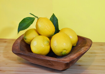 新鮮なレモン