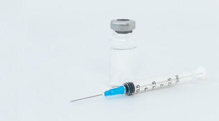Medicine ampoule and syringe for vaccination and therapy