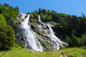 Fototapeta na wymiar Cascate Nardis nel parco Adamello-Brenta nella val di Genova in Trentino, viaggi e paesaggi in Italia