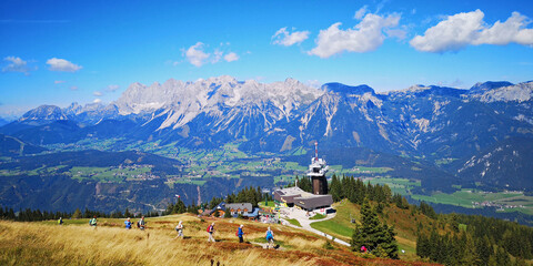 Blick auf das Dachsteingebirge