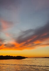 Fototapeta na wymiar sunset over river