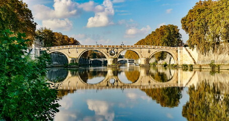 Fototapeta na wymiar Roman Tiber bridge