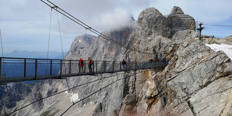 Hängebrücke auf dem Dachsteingebirge