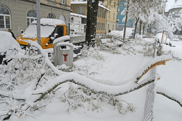 Zürich: The heavy snowfall announces the second shutdown restrictions due to the 3nd wave Corona virus, but the schools stay open