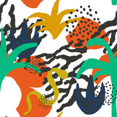 Naklejka premium Bright Jungle Animal and Floral Deciduous Vector