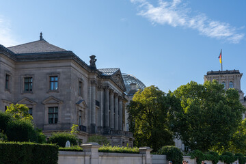 Fototapeta na wymiar Berlin Bundestag Bode Museum Museumsinsel Berliner Dom Schiffbauerdam Spree Deutschland