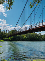 vue de couleur d'un pont abandonnée 