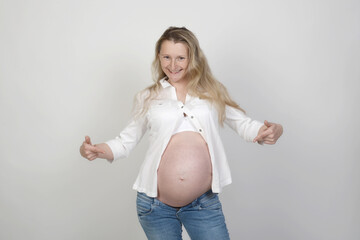 frau mit babybauch schwanger werdende mutter