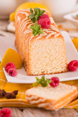 Lemon sponge cake.
