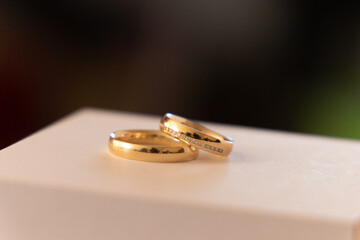 wedding rings on the pillow