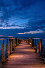 Obraz premium bridge at night, Lesina, Italy