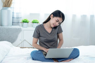 Naklejka premium Work from home, Business freelance woman working on laptop.