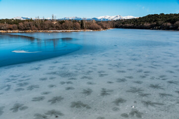Duck pair about to start flight. Los Arroyos Reservoir, El Escorial, Spain.