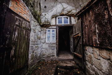 Fototapeta na wymiar Harz | Eingang zur alten Felsenwohnung