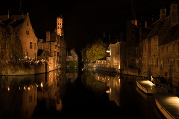 Fototapeta na wymiar The centre of beautiful Bruges captured during the night