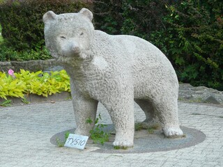 TYCHY , POLSKA-SKWER NIEDŻWIADKÓW © JAN
