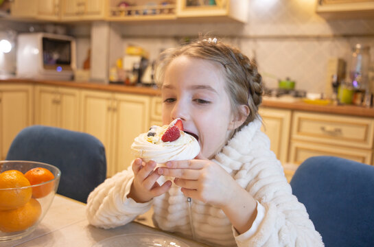 Little Girl Eats Cake Anna Pavlova