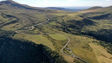 survol du Puy de Sancy en Auvergne, parc naturel régional des volcans d'Auvergne