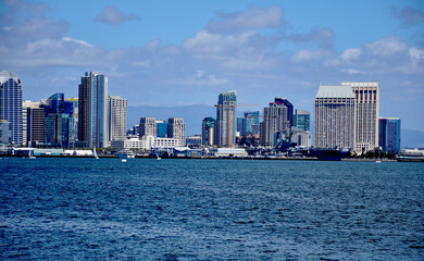 Fototapeta premium San Diego Bay blue skyline