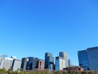 Fototapeta na wymiar 皇居から見たビル群と青空