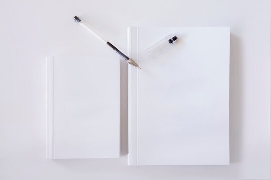 papel, bol&iacute;grafo, bloc, en blanco, aislada, anotar, blanco, despacho, hoja, mensaje, bloc, apuntes