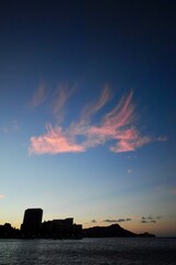 朝焼けに輝く雲