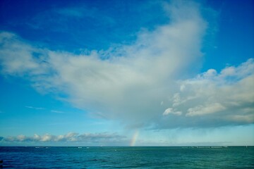 海辺の虹