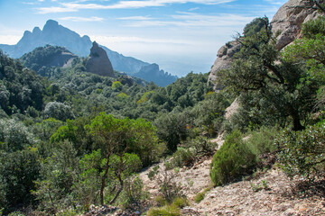 Monserrat. Rutas por la montaña. Paisajes y vistas de Cataluña 