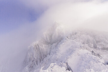 Winter climbing and scenery at Gongen Giboshi