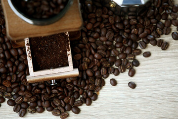 Manual coffee grinder with coffee bean and Drip Kettle Set