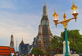 Obraz premium Phra Prang of Wat Arun Ratchawararam