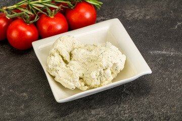 Soft cream cheese with herbs