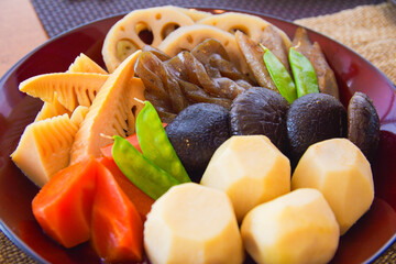 色鮮やかな煮物