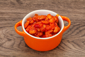 Baked kidney with tomato and pepper